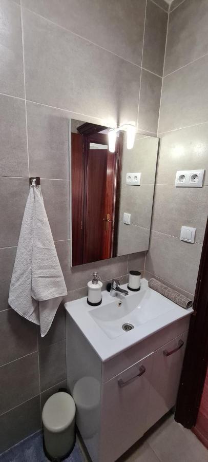 Habitaciones Camp Nou Apartment ロスピタレート・デ・リョブレガート エクステリア 写真